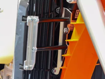 RADIATOR BRACE EXC/F 24- BK