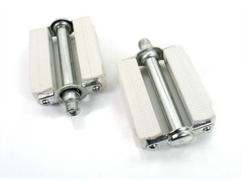 Pedals white metal classic pair for Zündapp, Kreidler, Hercules, Puch, KTM, DKW, Miele, NSU, Gritzner, Göricke
